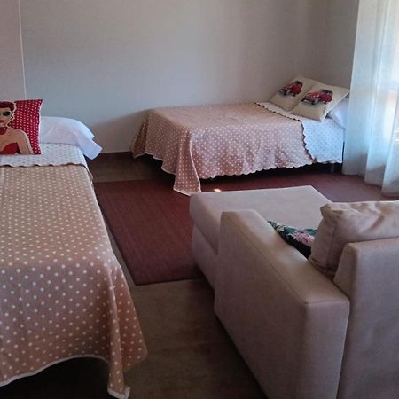Albergue -Wifi- O Apartamento -No Wifi- Camino Santiago Porrino - En Pleno Centro - City Centre Exteriör bild