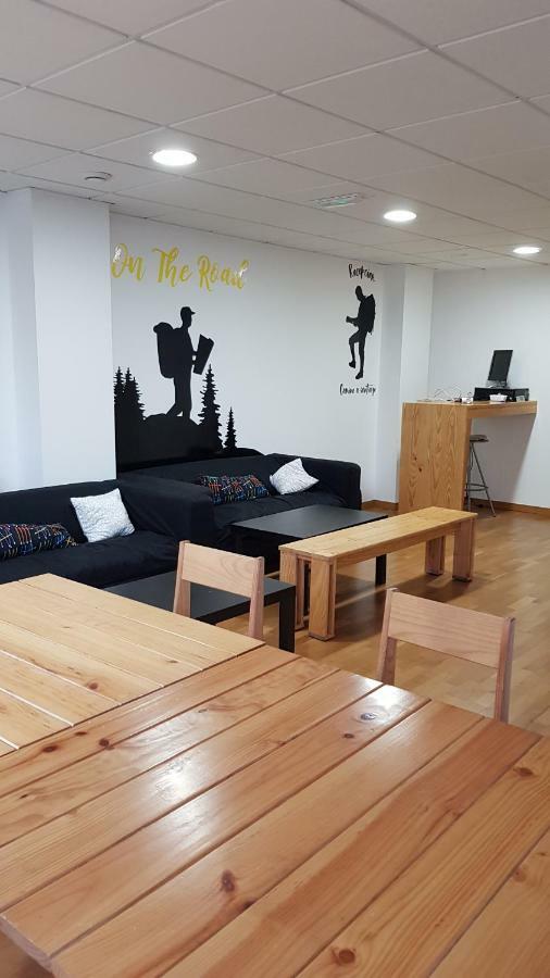 Albergue -Wifi- O Apartamento -No Wifi- Camino Santiago Porrino - En Pleno Centro - City Centre Exteriör bild